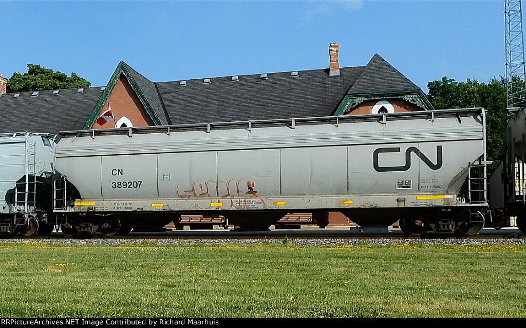 CN 389207